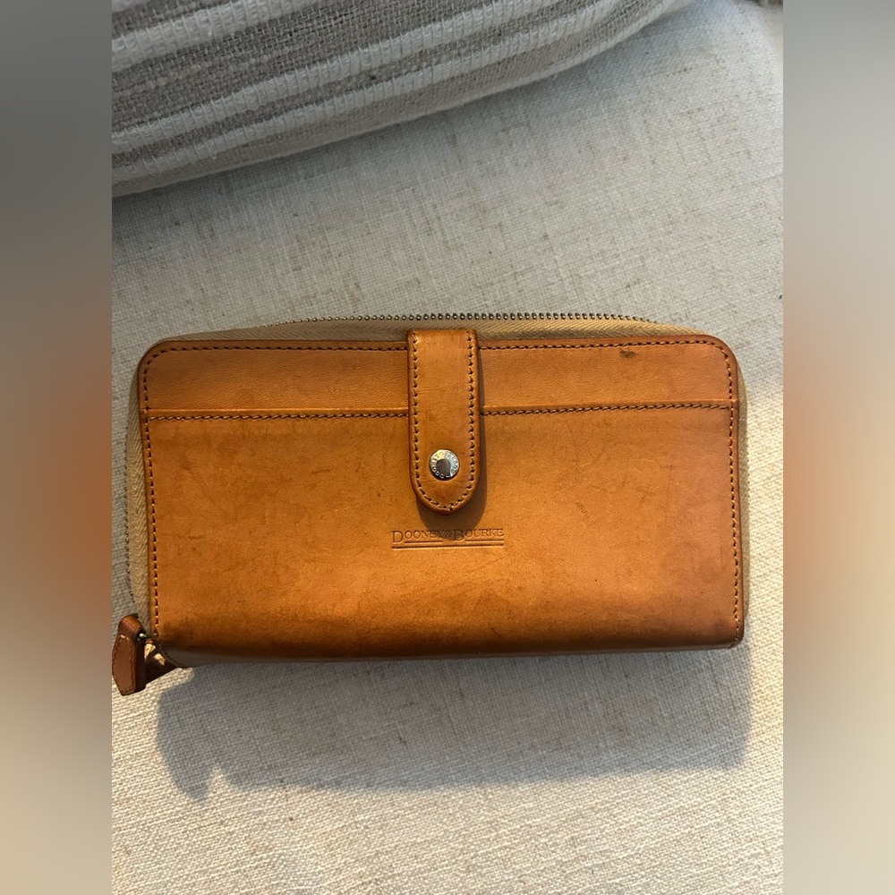 Dooney & Bourke Alto Natural Leather Double Zip Wallet